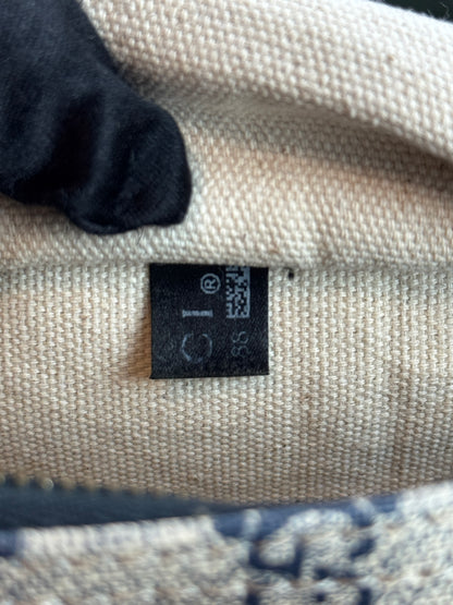 GUCCI Front Zip Messenger GG Supreme Coated Canvas