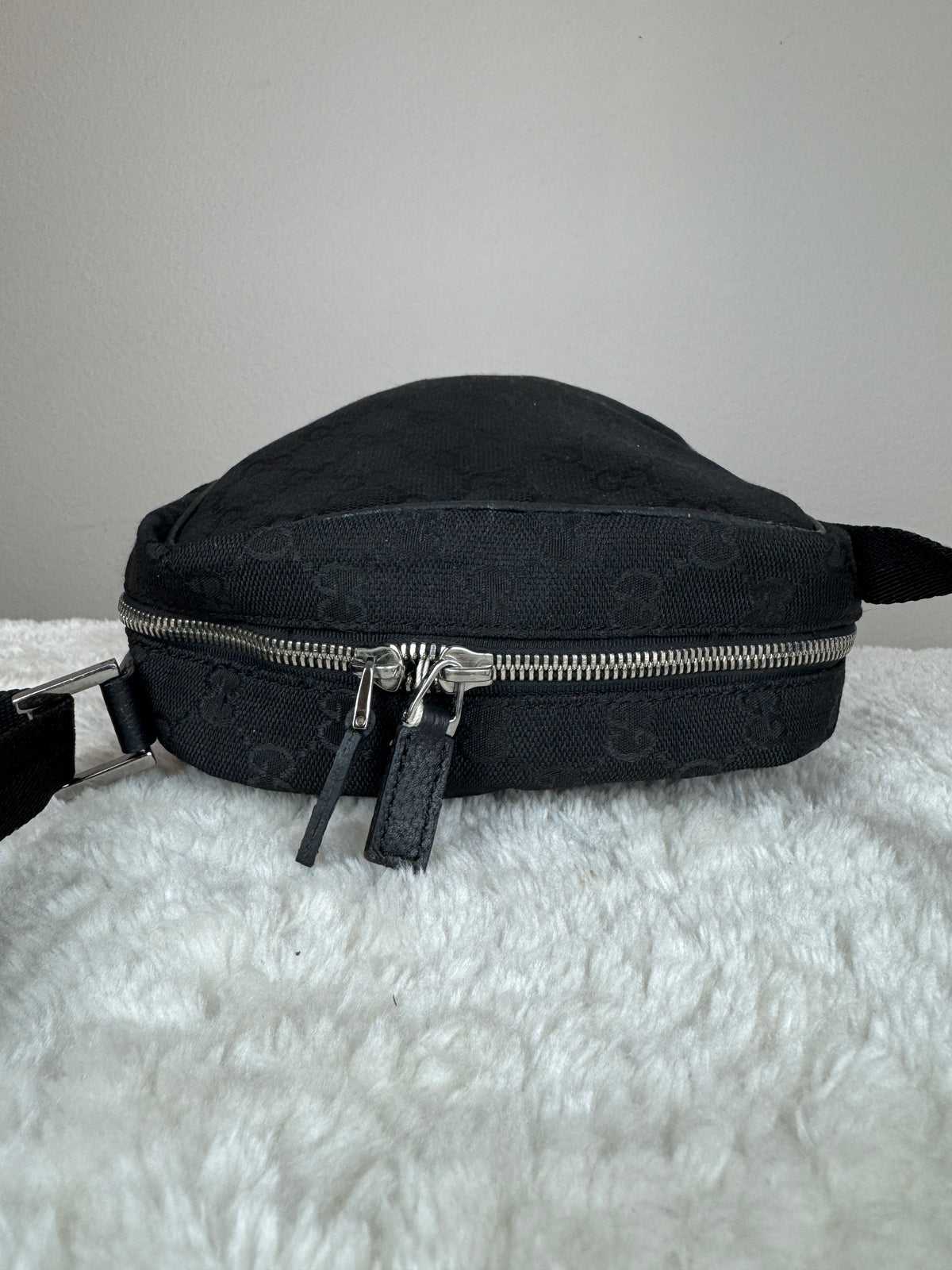GUCCI GG canvas crossbody Black