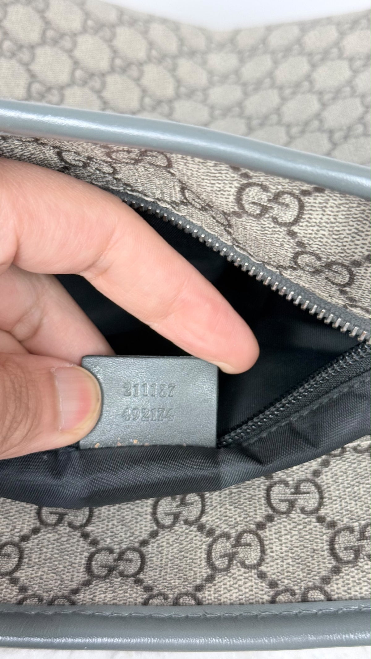 GUCCI Tote medium GG Supreme Coated canvas Dark Grey