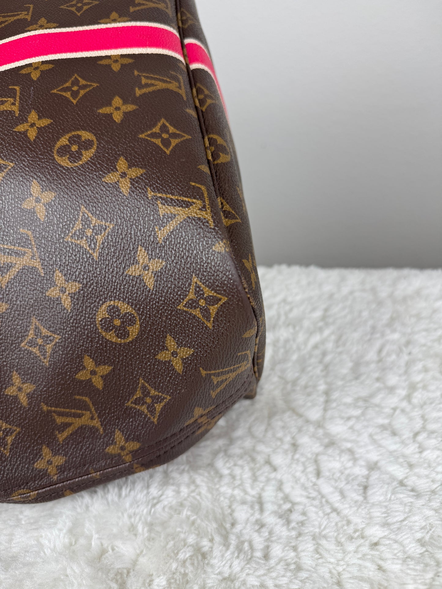 LOUIS VUITTON Neverfull Limited Monogram MM 2011