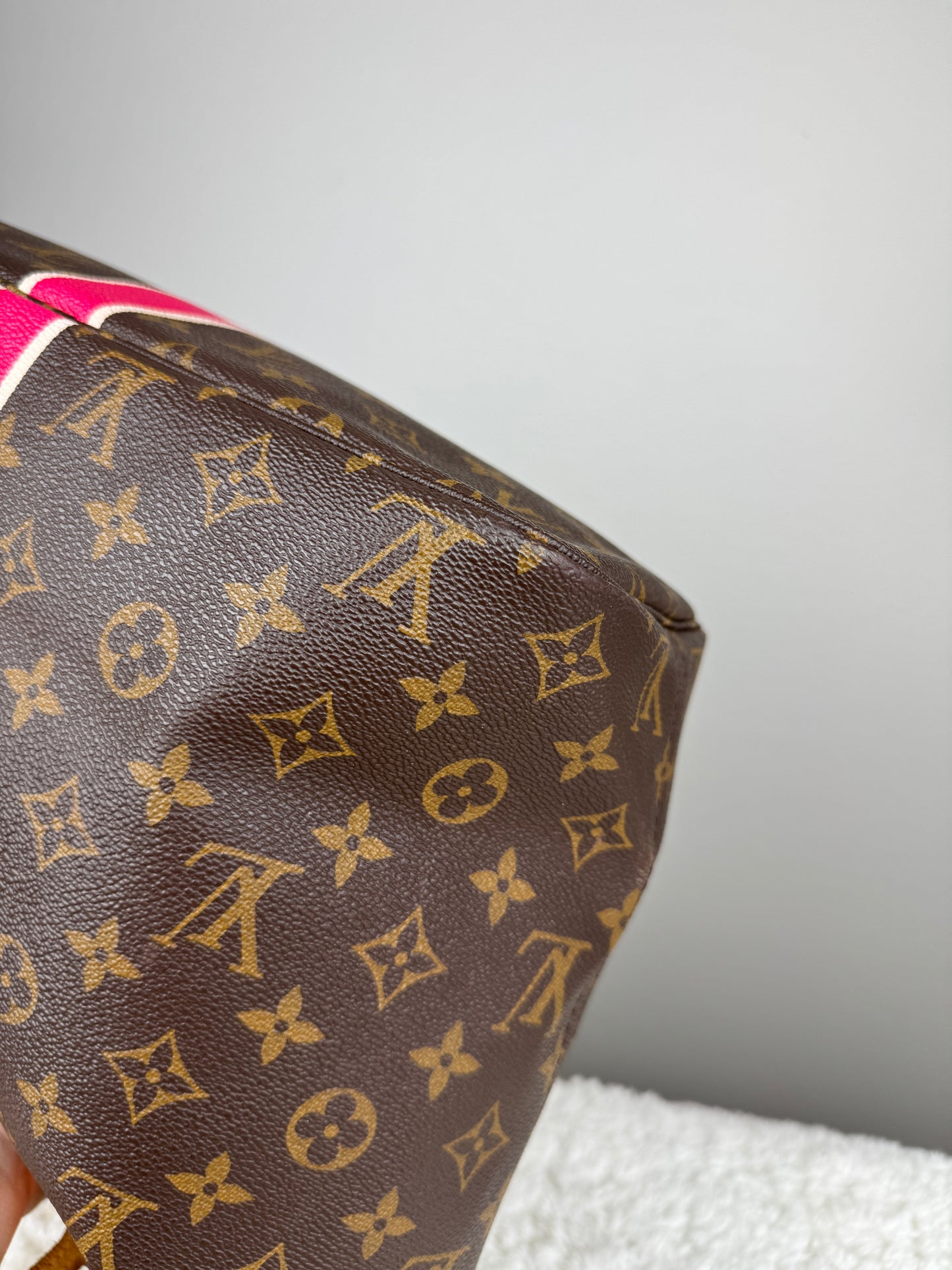 LOUIS VUITTON Neverfull Limited Monogram MM 2011
