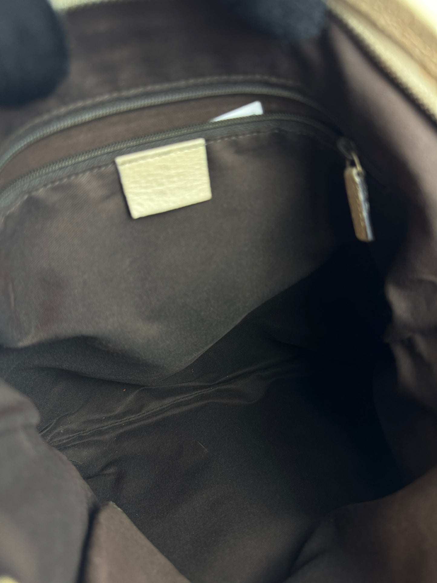 GUCCI Abbey Messenger GG Canvas
