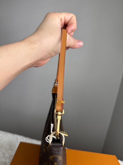 LOUIS VUITTON Pochette Monogram Canvas