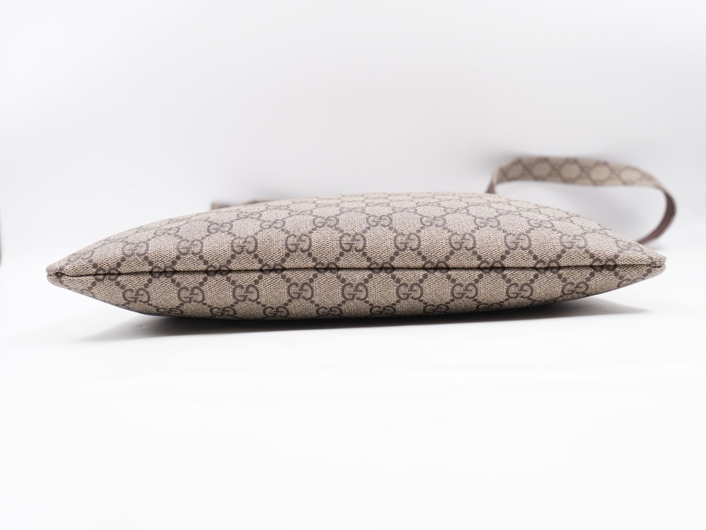 GUCCI Web Loop Messenger