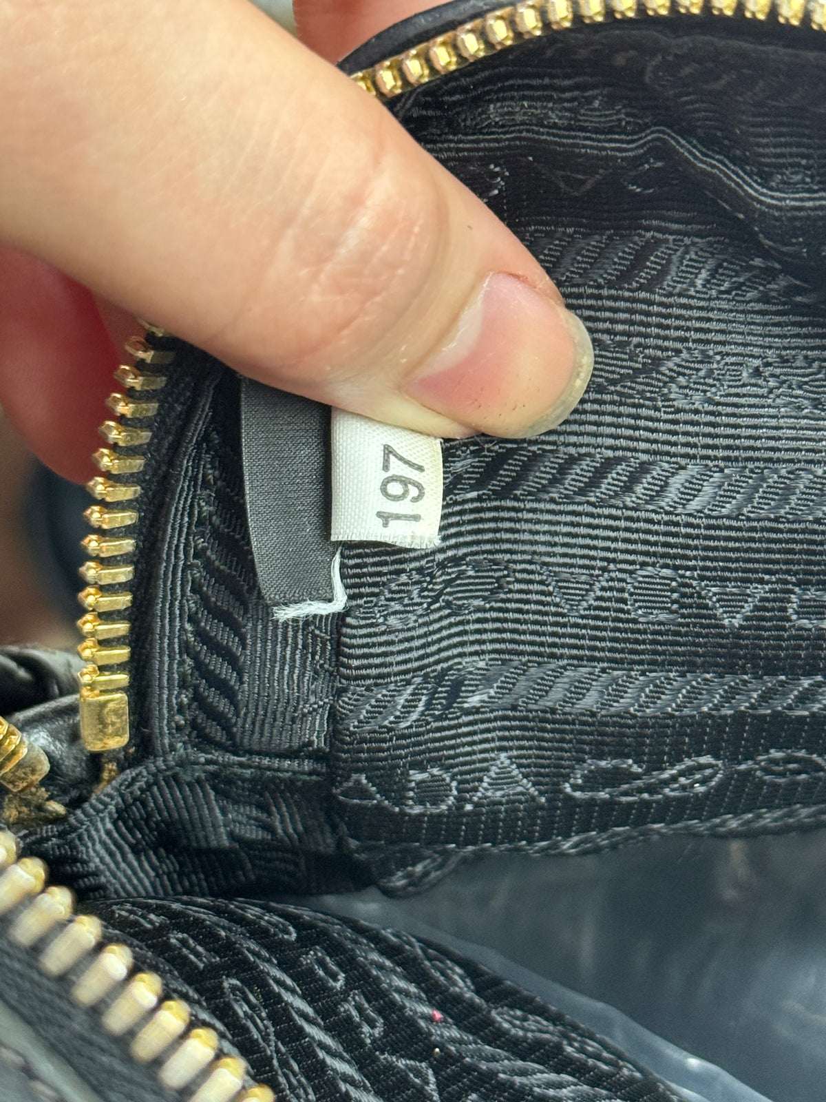 PRADA Double Zip Camera Vitello Daino Black