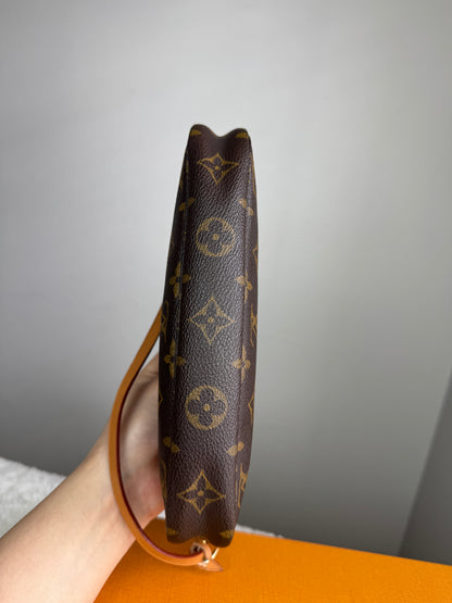 LOUIS VUITTON Pochette Monogram Canvas