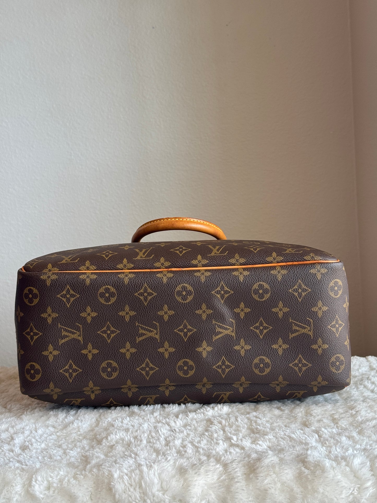 Louis Vuitton Deauville handbag monogram