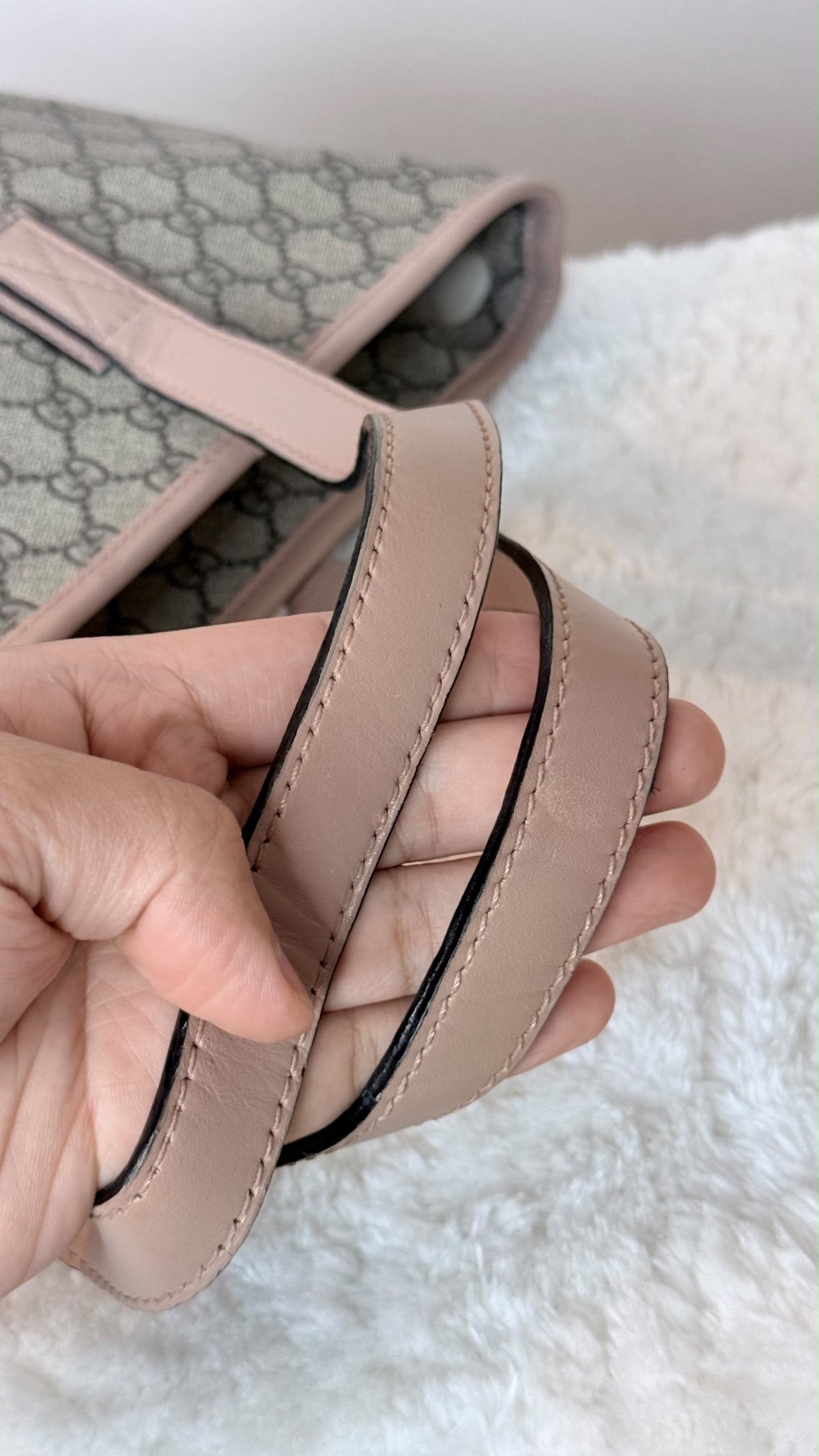 GUCCI Tote Medium GG Supreme Coated canvas pink