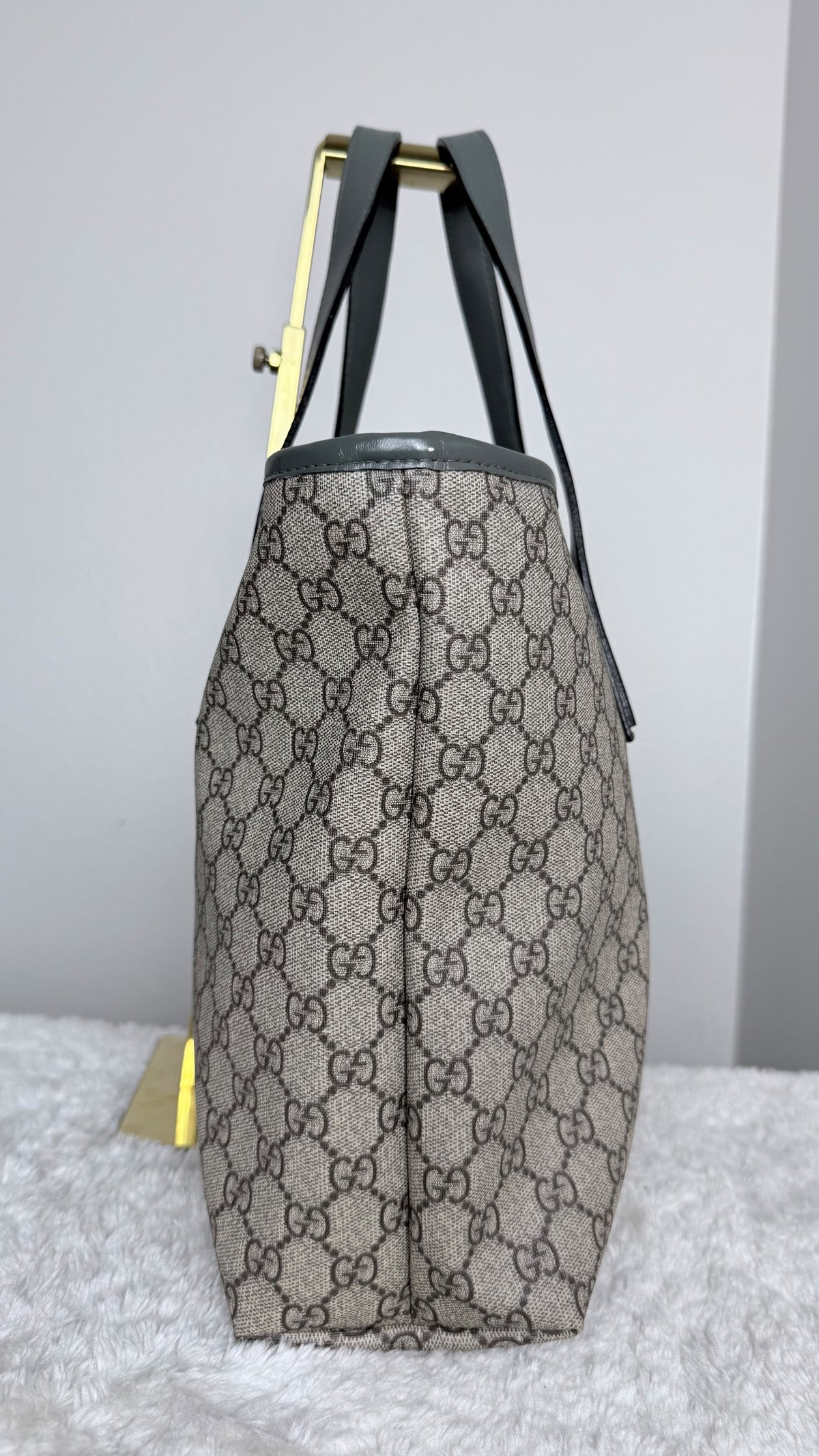 GUCCI Tote medium GG Supreme Coated canvas Dark Grey