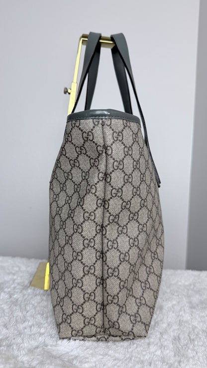 GUCCI Tote medium GG Supreme Coated canvas Dark Grey
