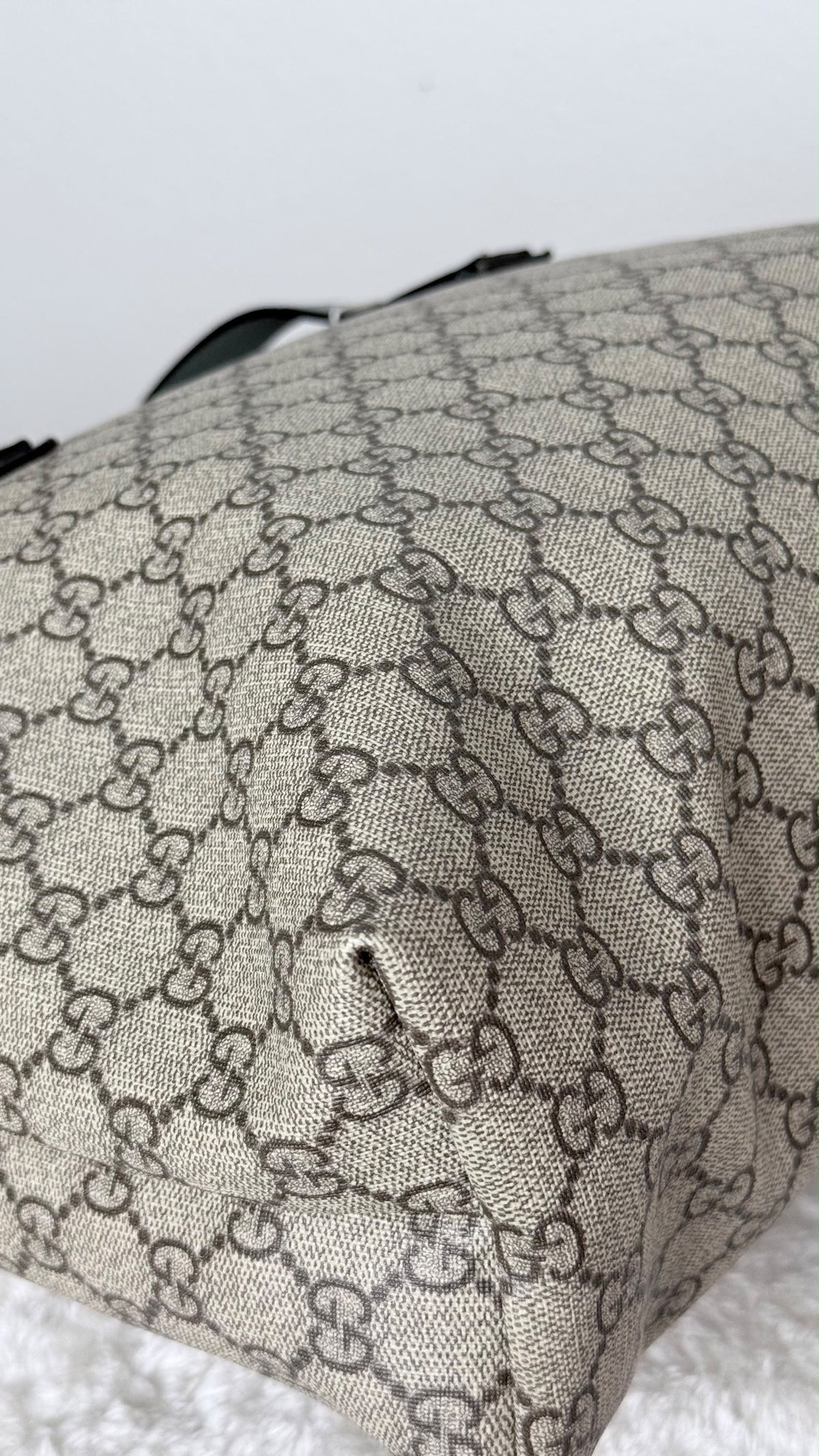 GUCCI Tote medium GG Supreme Coated canvas Dark Grey