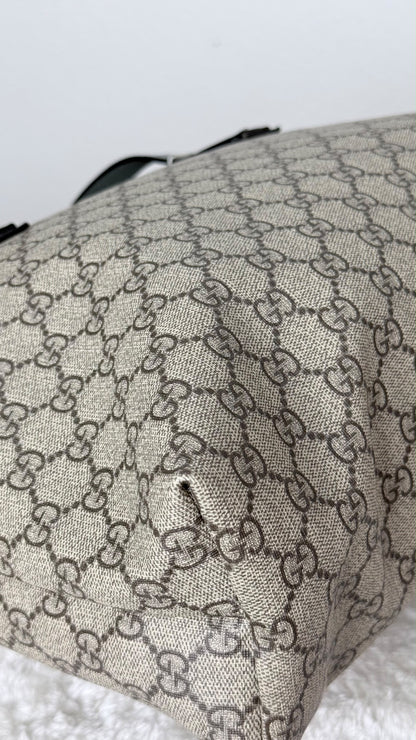 GUCCI Tote medium GG Supreme Coated canvas Dark Grey