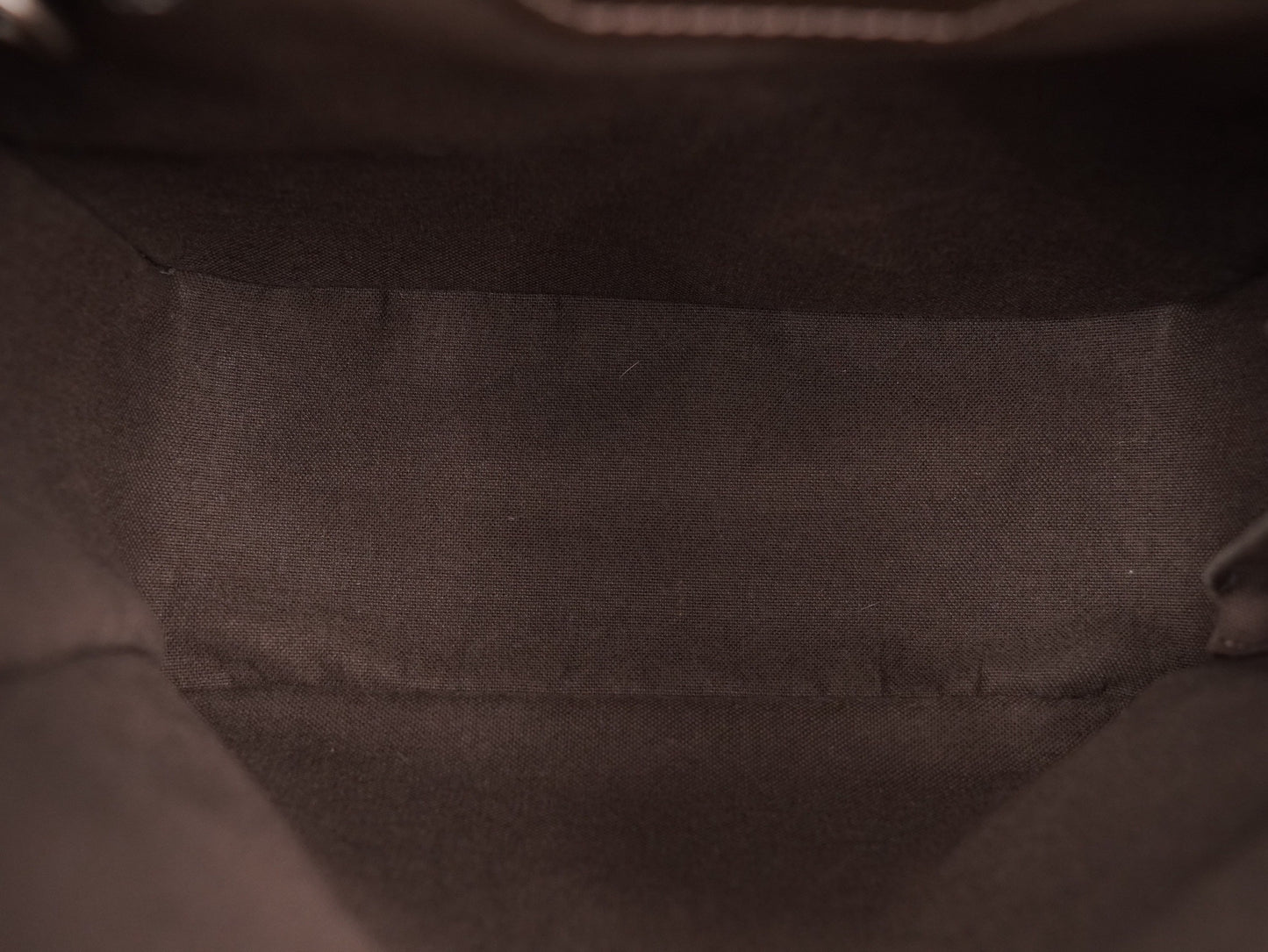 Louis Vuitton Taiga Leather yaranga