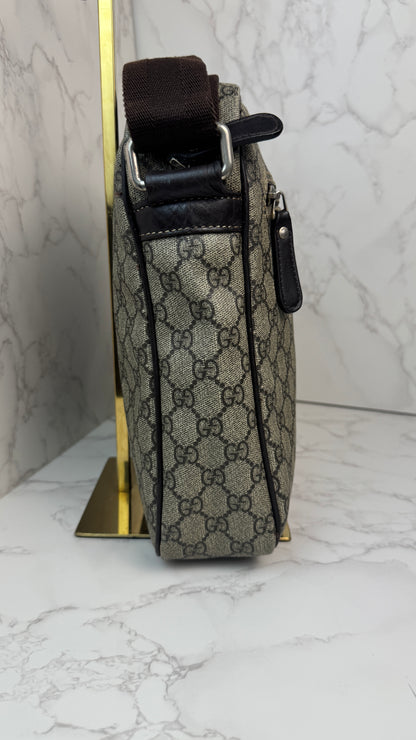 Gucci GG Canvas Messenger Brown