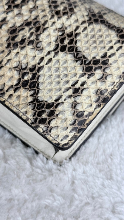 GUCCI Bee Queen Margaret Snakeskin chain wallet Crossbody