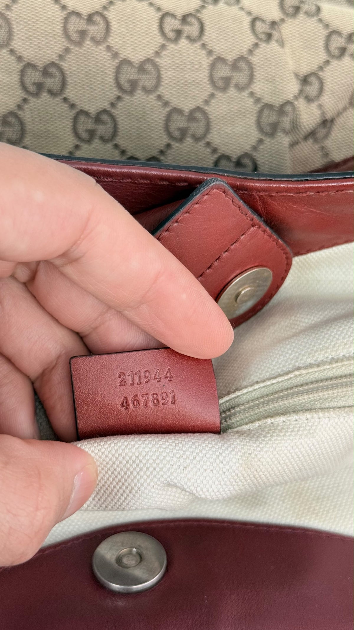 GUCCI Sukey Hobo GG Canvas Red