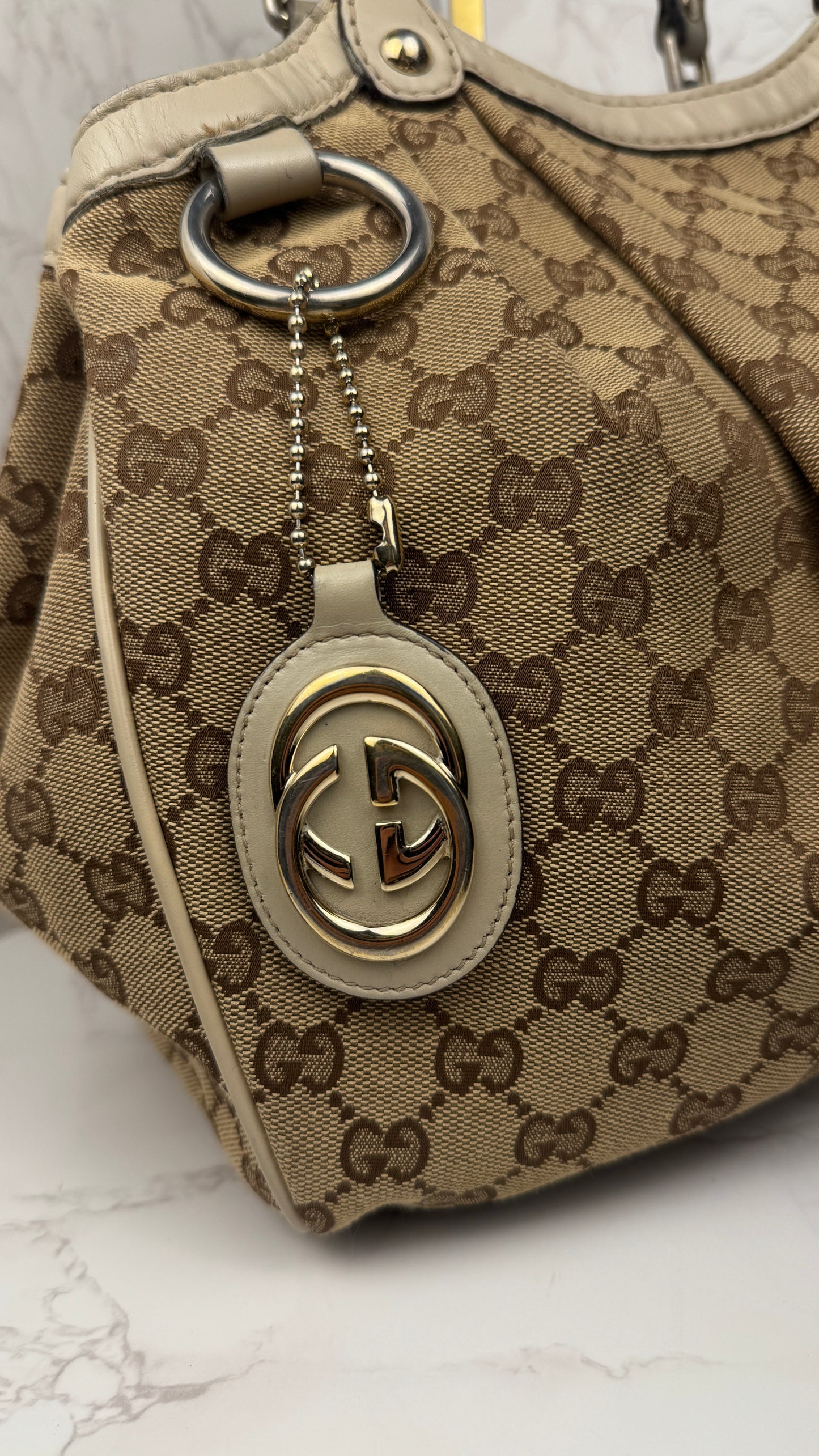 Gucci Sukey Hobo Monogram Beige