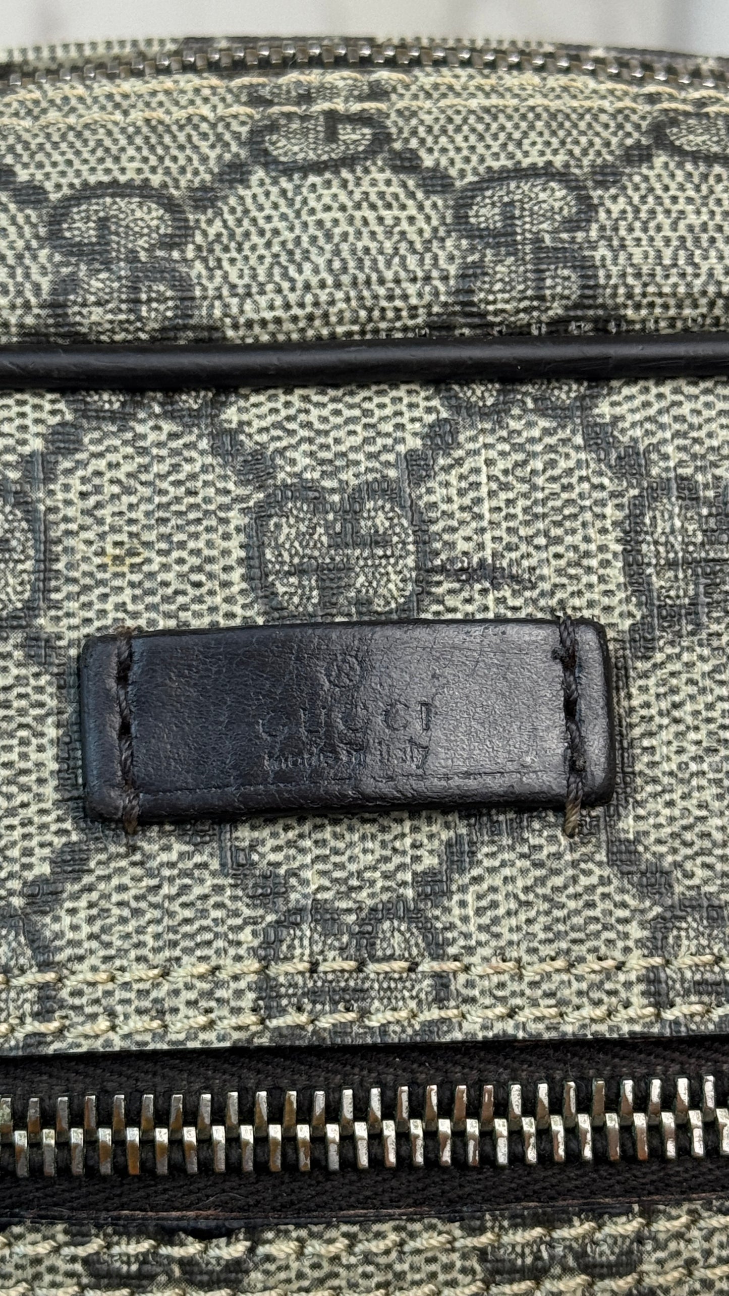 Gucci GG Canvas Messenger Brown