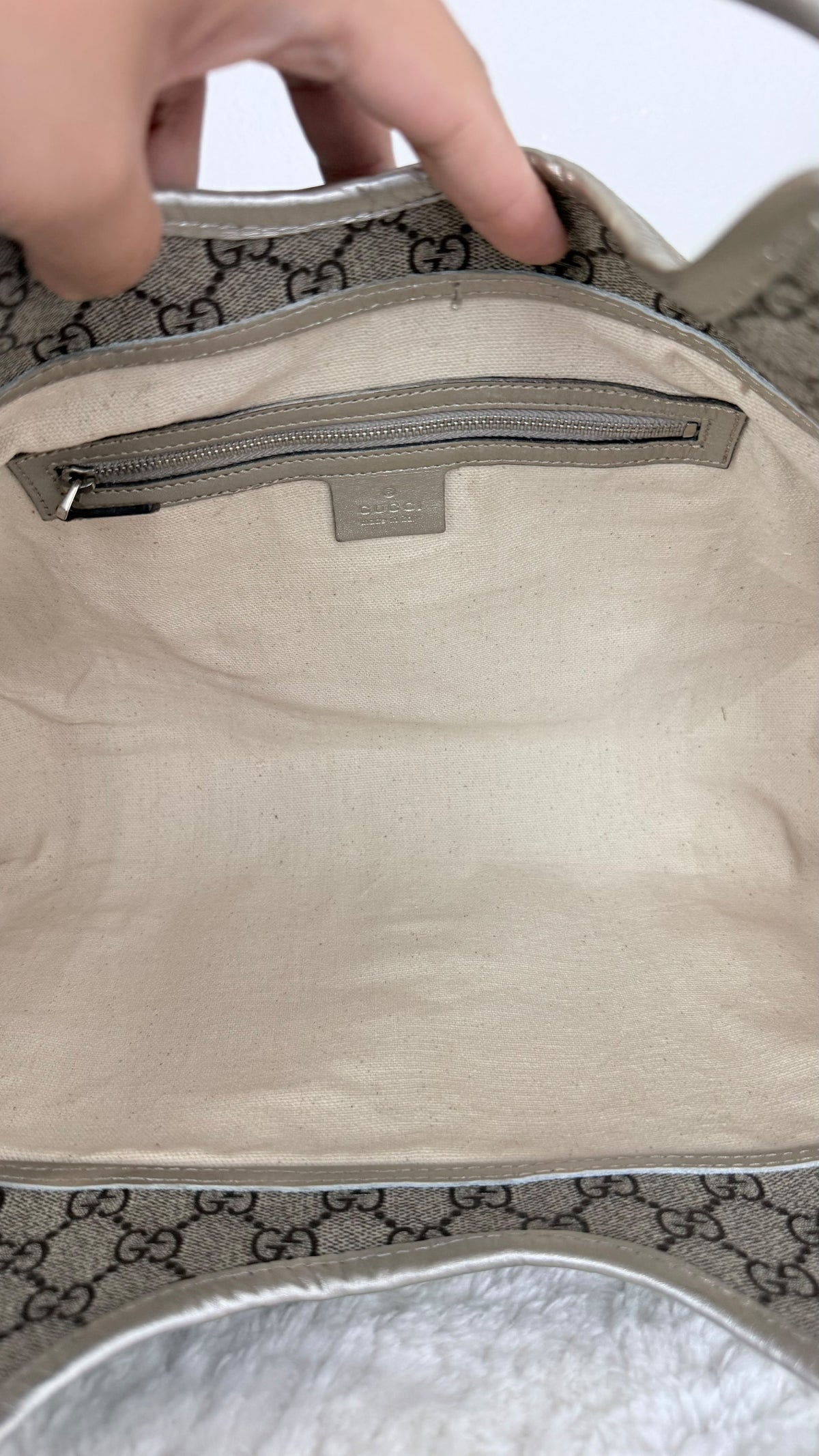 GUCCI Jackie Hobo GG Supreme Coated Canvas Silver