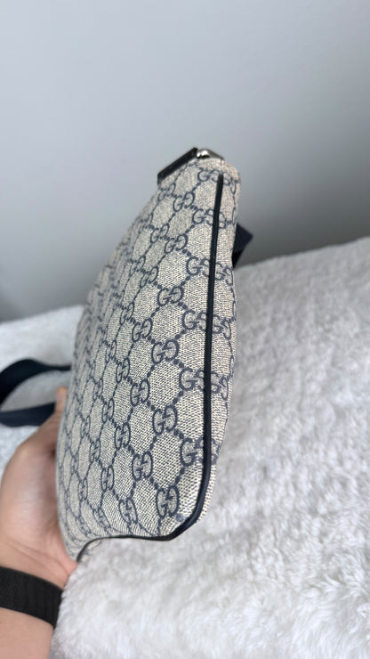 GUCCI Flat Small Crossbody Gg Camvas NAVY
