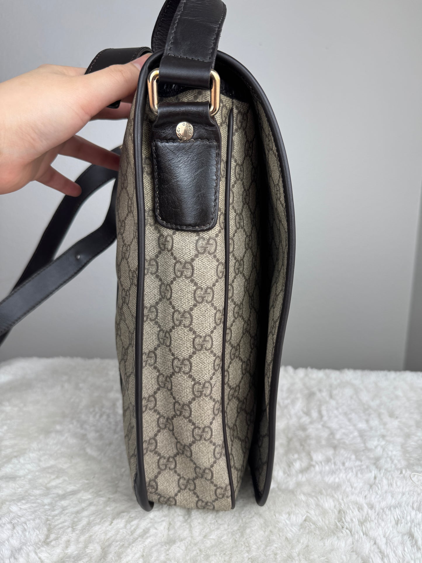 GUCCI Web Flap large Messenger GG Supreme Coated Canvas