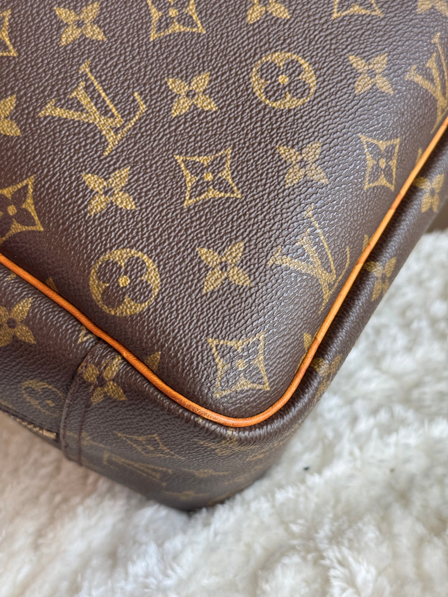 Louis Vuitton Deauville handbag monogram