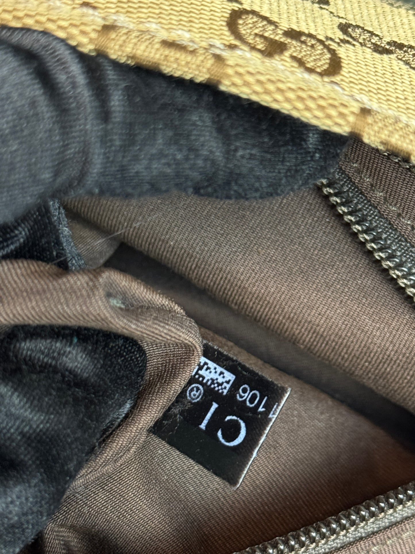 GUCCI Web Stripe Messenger GG Canvas