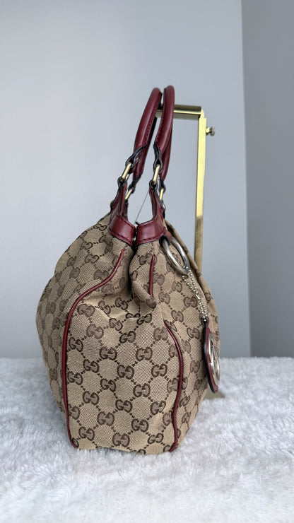 GUCCI Sukey Hobo GG Canvas Red