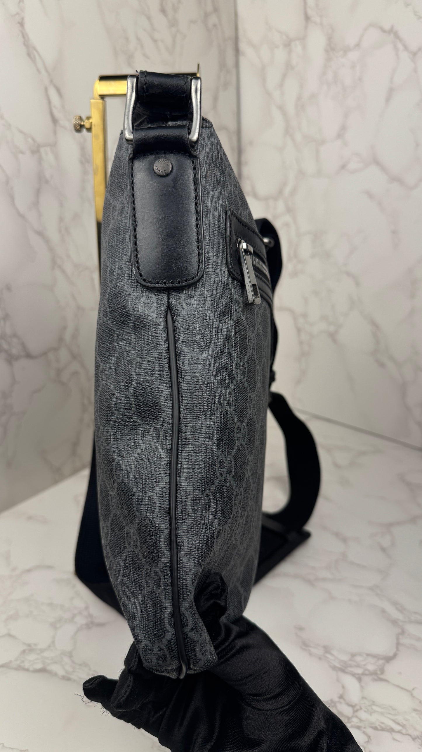 Gucci GG Supreme Canvas Crossbody Black