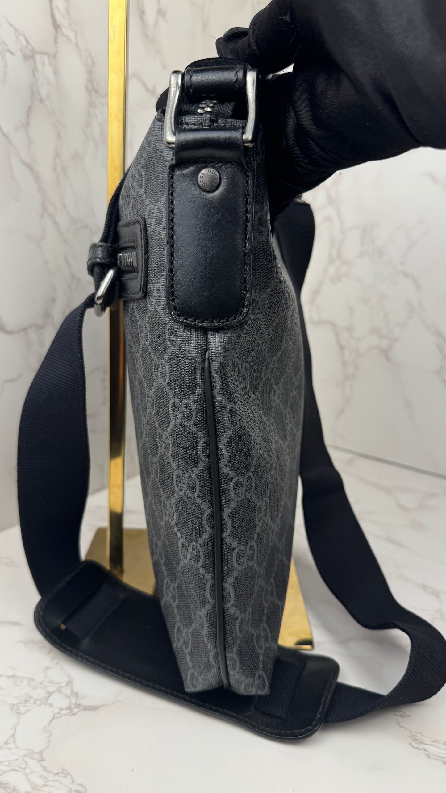 Gucci GG Supreme Canvas Crossbody Black