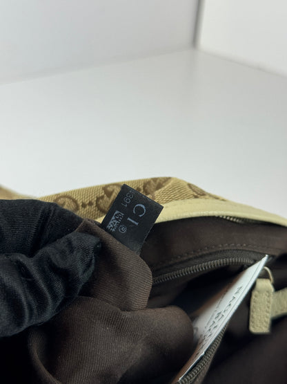 GUCCI Abbey Messenger GG Canvas