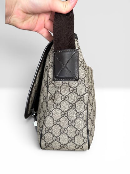 Gucci Interlocking G Buckle Messenger Bag GG Coated Canvas Medium👜