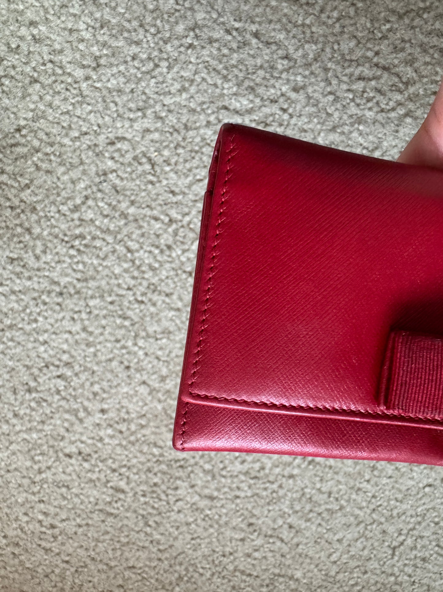 Ferrragamo vara Bow saffiano red
