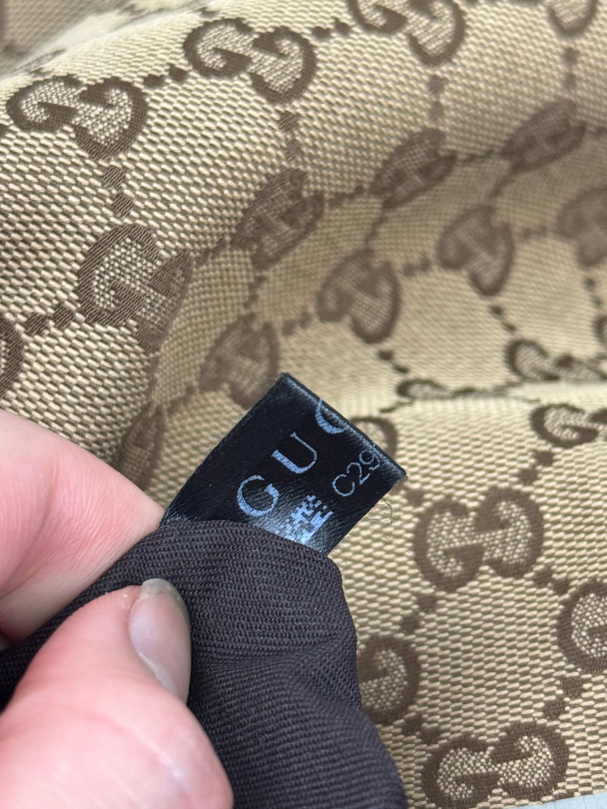 GUCCI Pelham Hobo GG Canvas