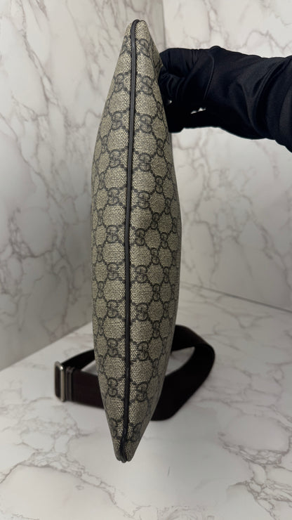 Gucci Flat Messenger Monogram Brown