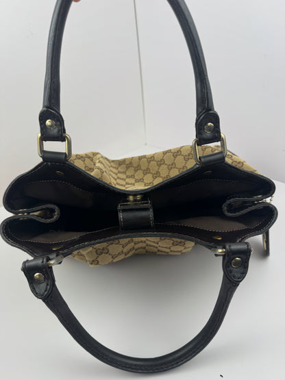 Gucci sukey GG Canvas Medium