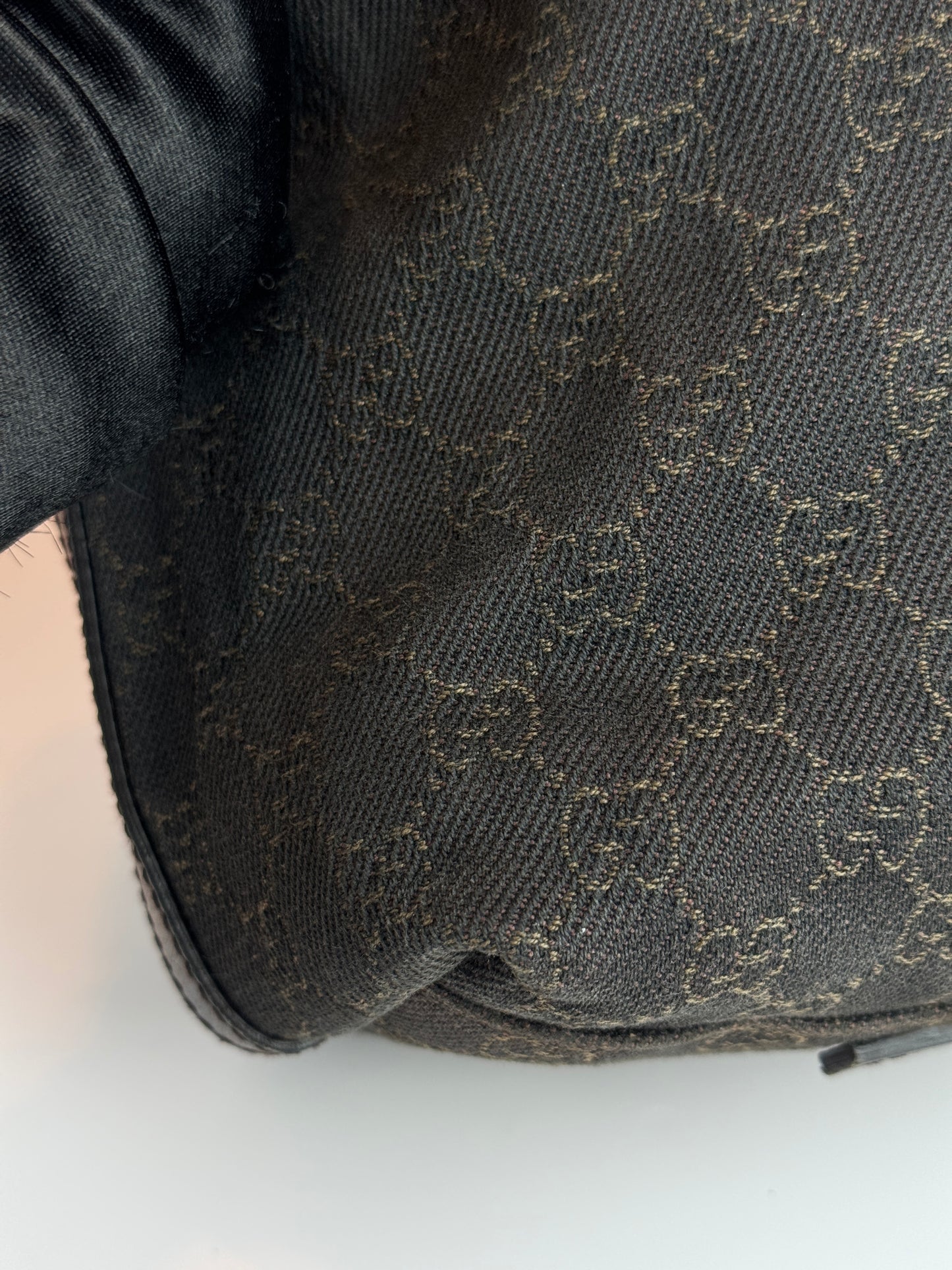 Gucci shoulder bag GG canvas
