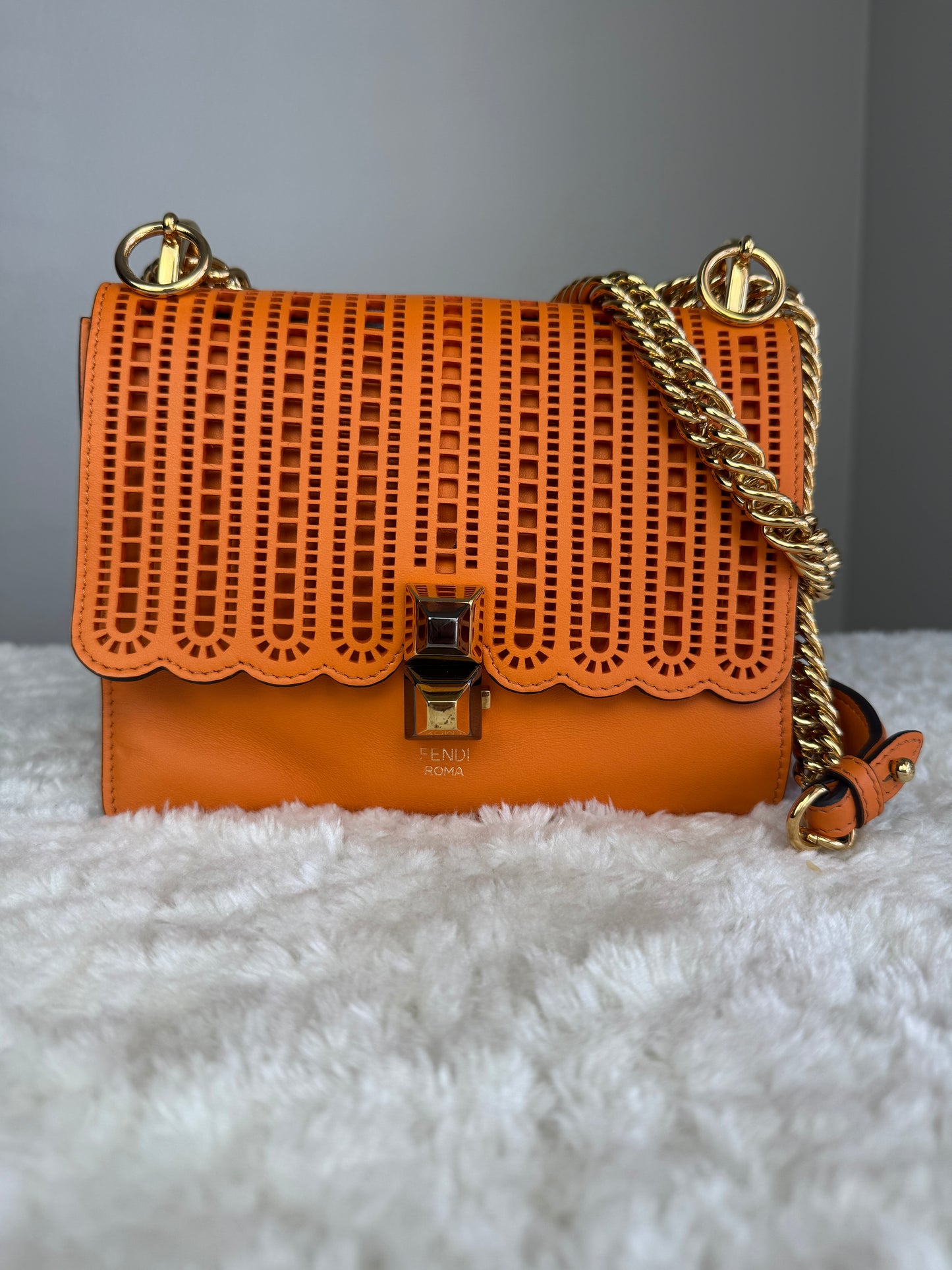 FENDI Vitello Grace Kan I crossbody Leather red