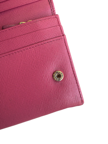 WA2👛 Prada continental flap wallet (COA Included) retail $995