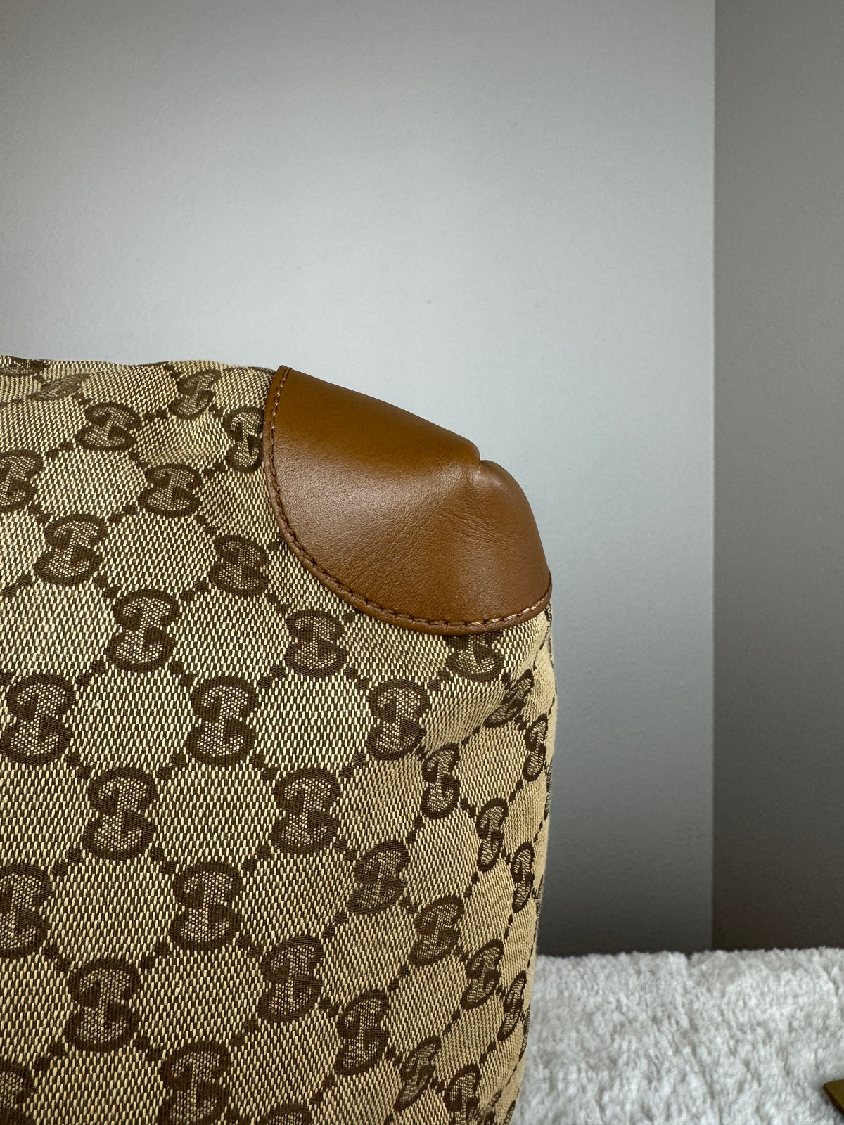 GUCCI Web Flat Messenger GG Canvas Brown