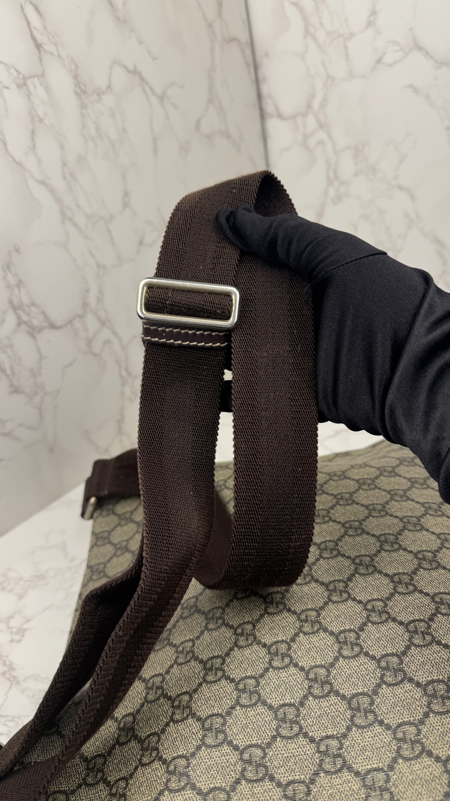 Gucci Flat Messenger Monogram Brown