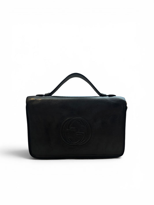 WA39👛 Gucci Soho Travel Document Case features soft pebbled leather