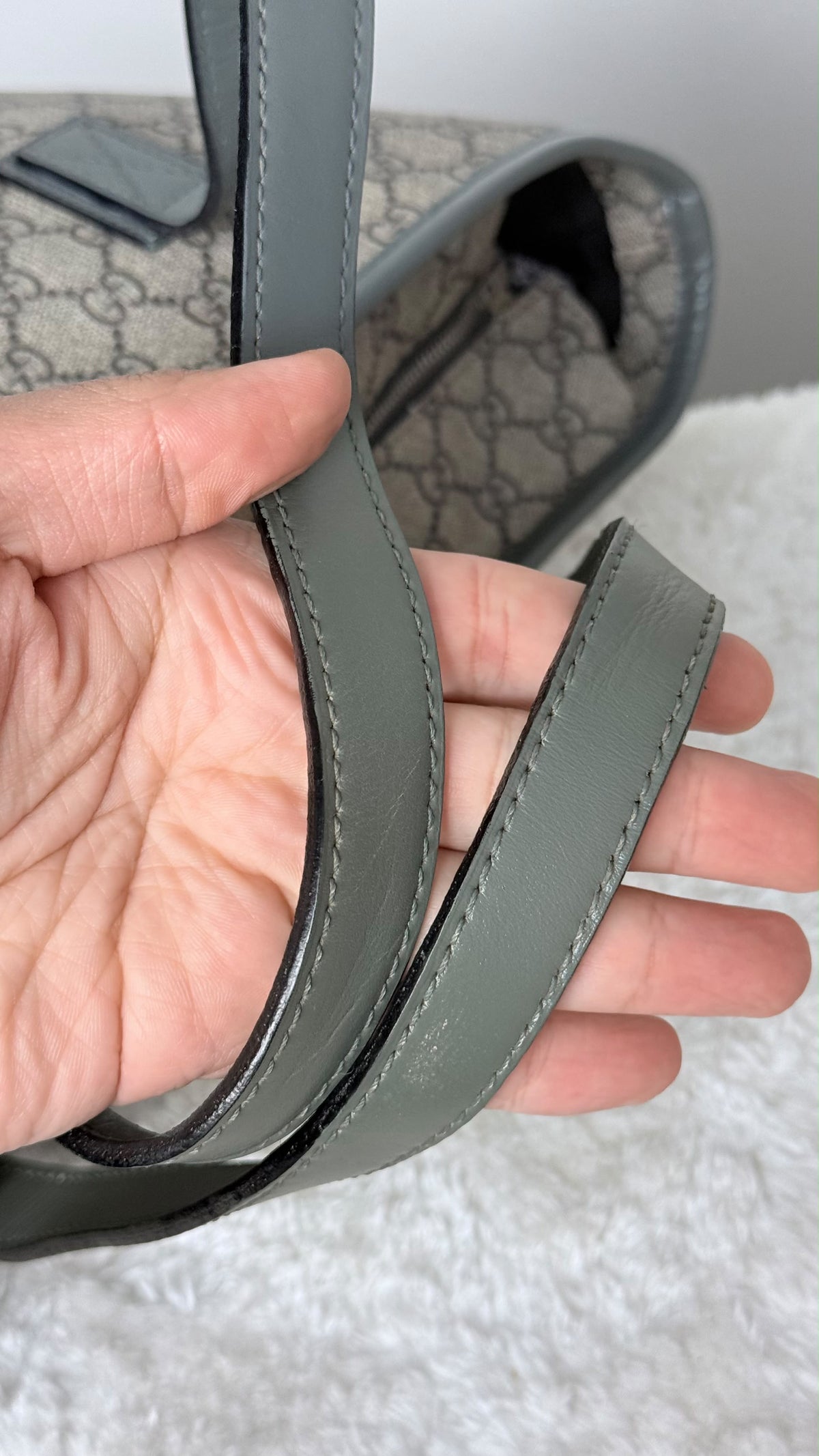 GUCCI Tote medium GG Supreme Coated canvas Dark Grey