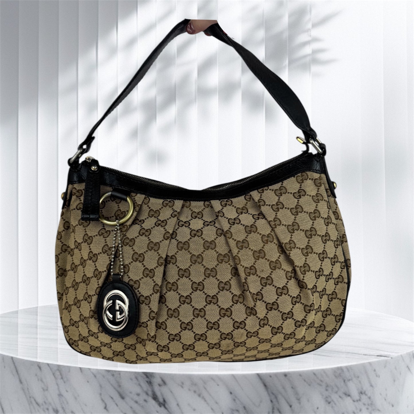 Gucci Sukey Hobo GG Canvas Medium