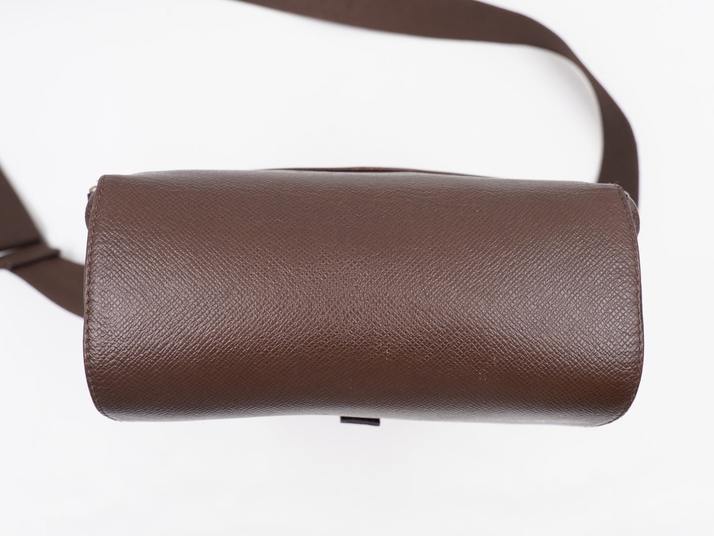 Louis Vuitton Taiga Leather yaranga