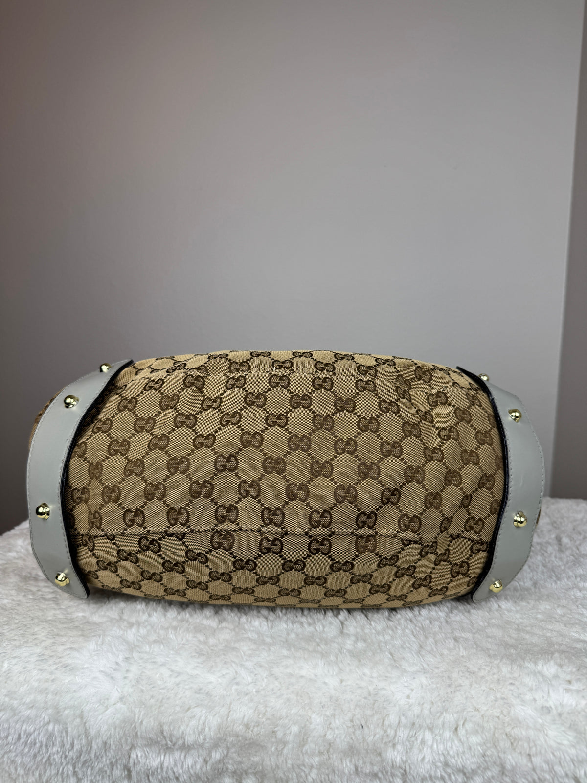 GUCCI Pelham Hobo GG Canvas