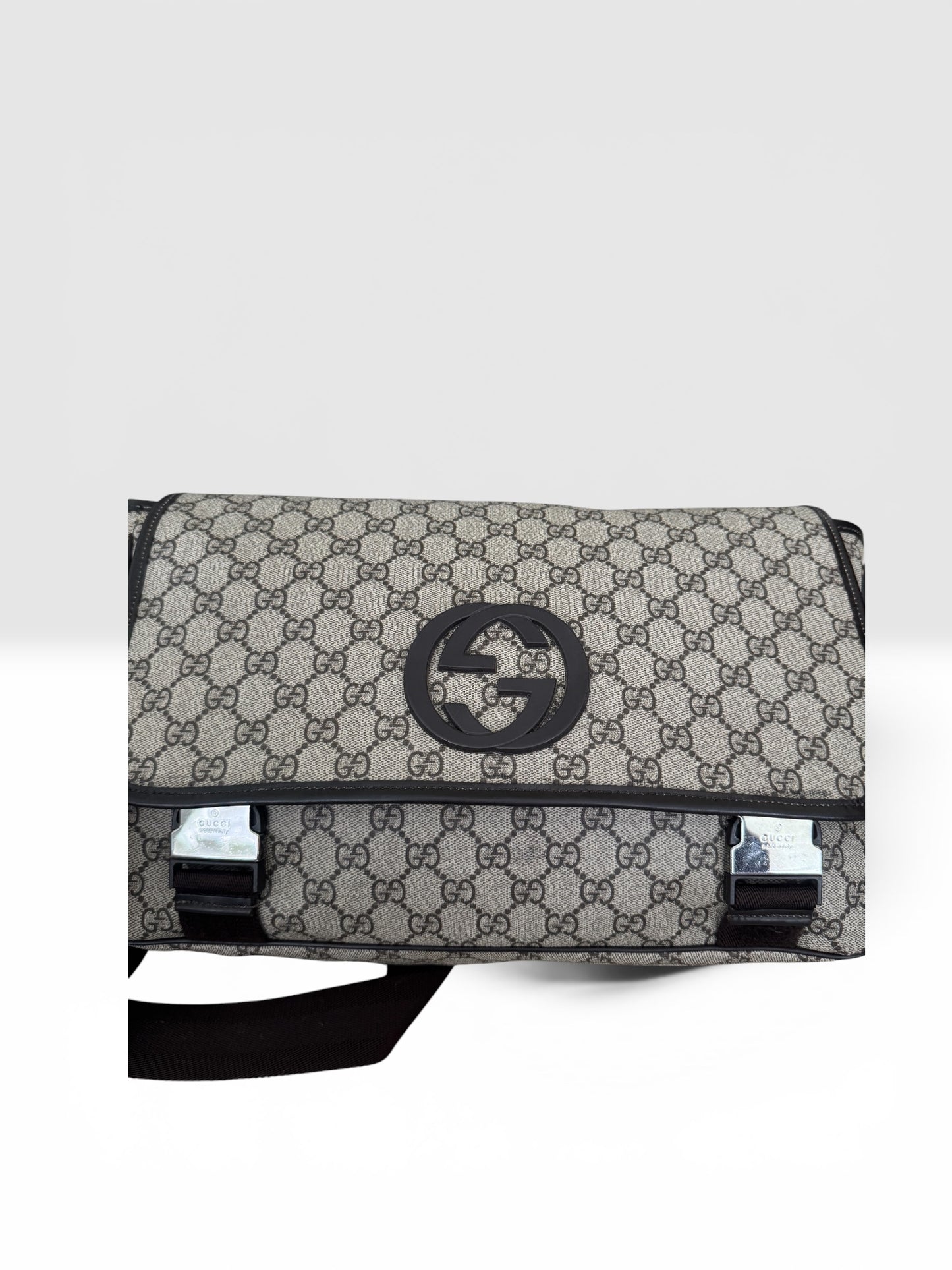 Gucci Interlocking G Buckle Messenger Bag GG Coated Canvas Medium👜