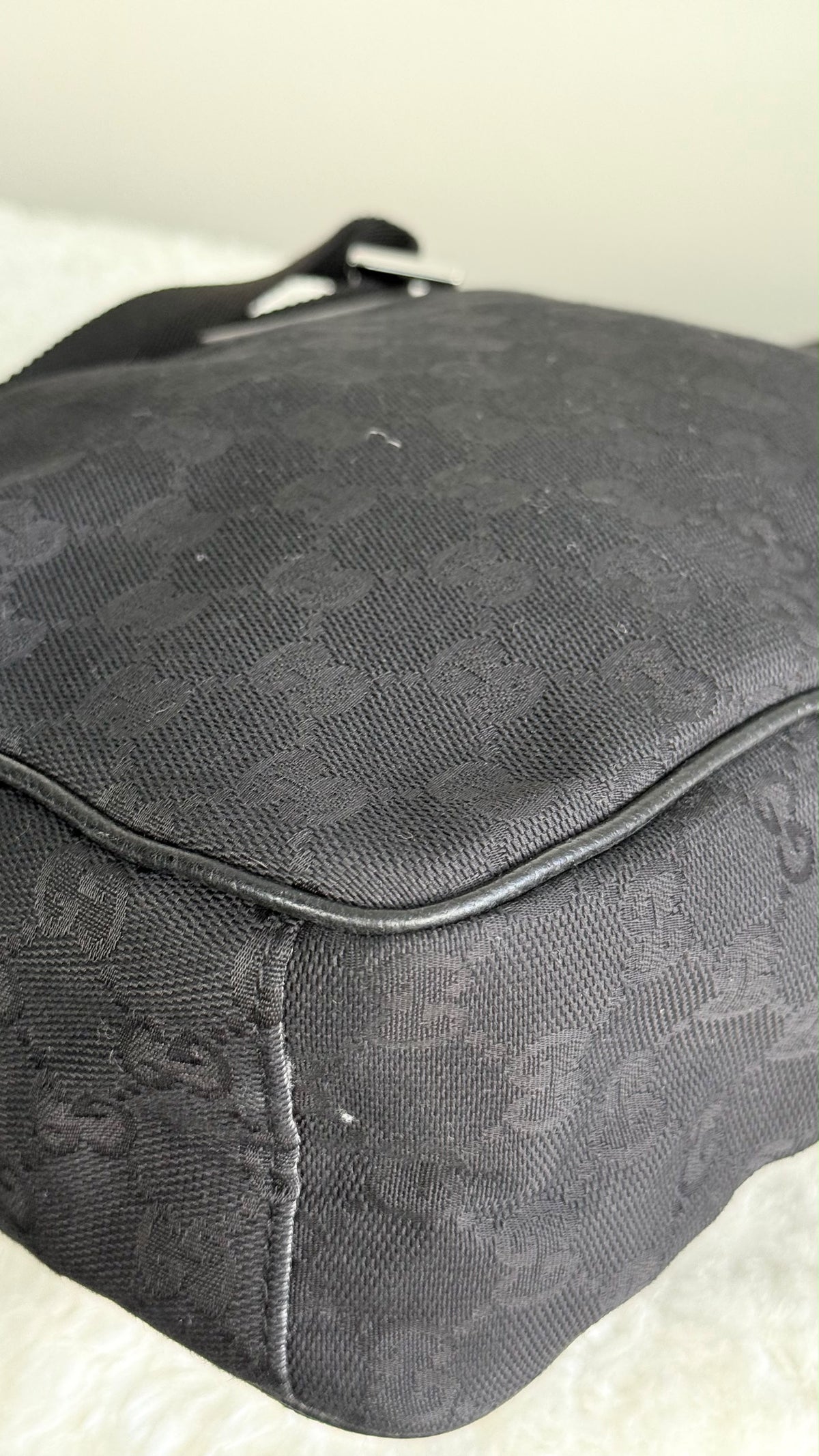 GUCCI Front pocket GG canvas Black Crossbody Black