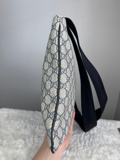 GUCCI Flat Messenger GG Supreme GG Coated Canvas Navy