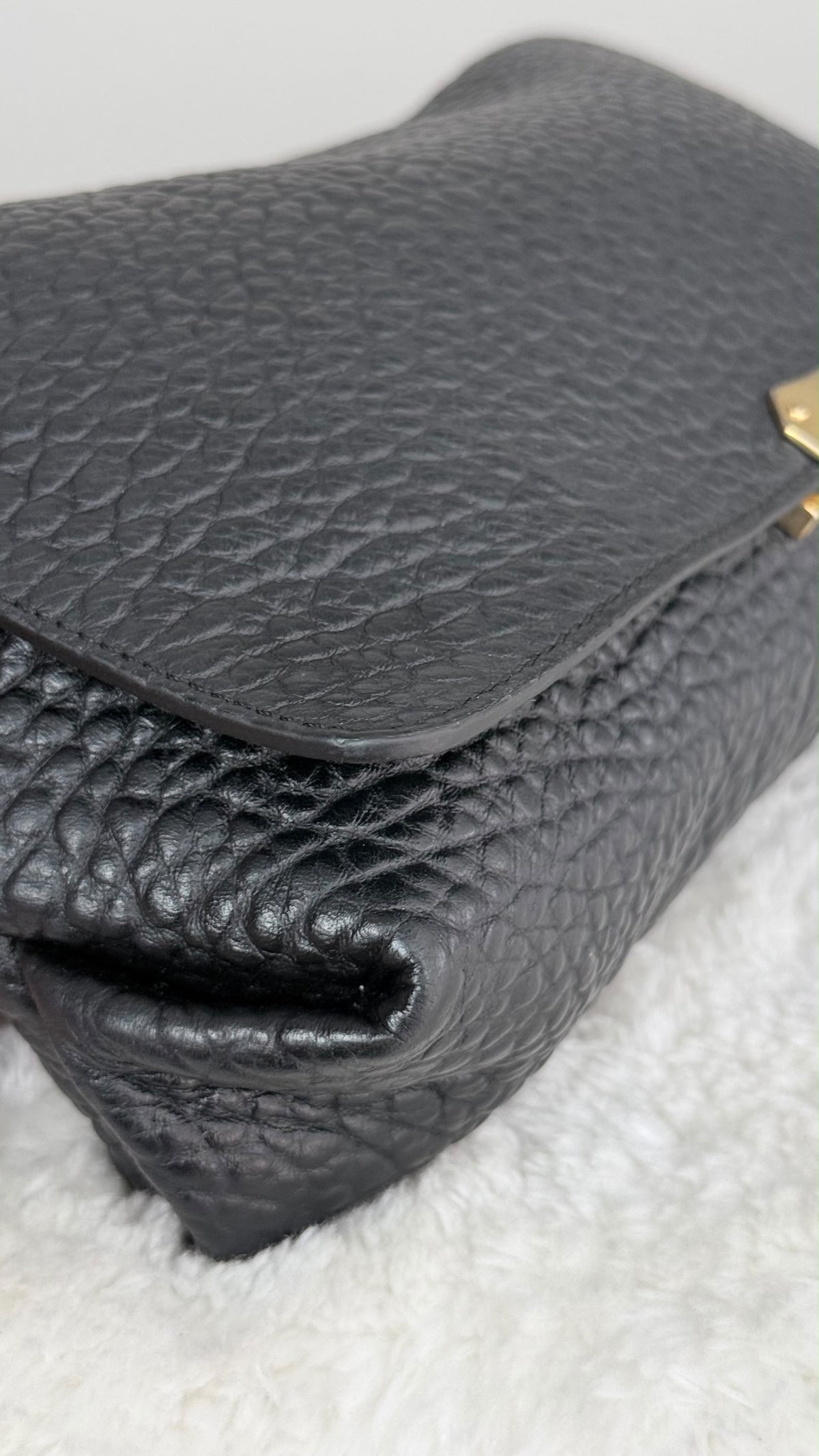BURBERRY Mildenhall Heritage Grained Leather Medium